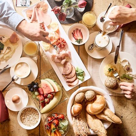 "Quality Hosts Arlberg" Hotel Garni Moessmer Санкт-Антон-ам-Арльберг Екстер'єр фото