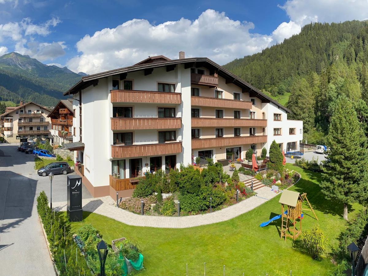 "Quality Hosts Arlberg" Hotel Garni Moessmer Санкт-Антон-ам-Арльберг Екстер'єр фото