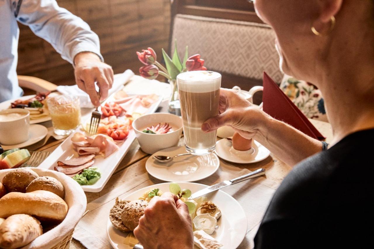 "Quality Hosts Arlberg" Hotel Garni Moessmer Санкт-Антон-ам-Арльберг Екстер'єр фото