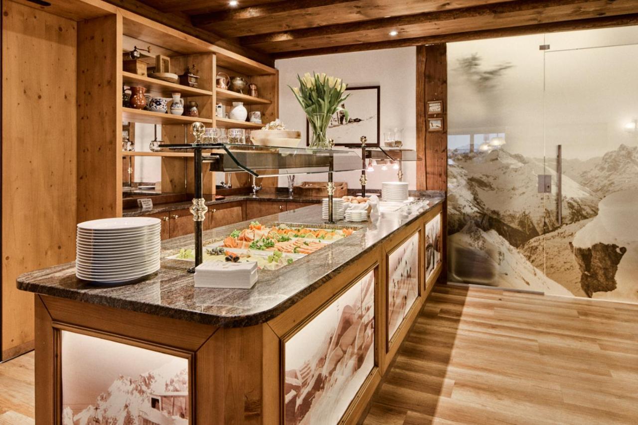 "Quality Hosts Arlberg" Hotel Garni Moessmer Санкт-Антон-ам-Арльберг Екстер'єр фото