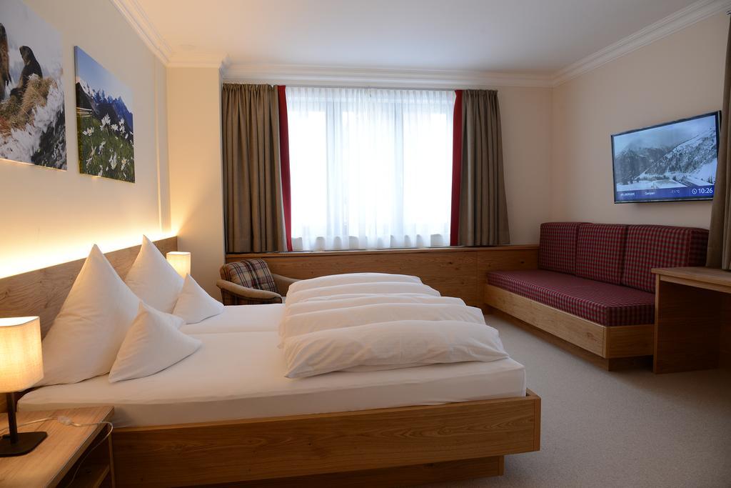 "Quality Hosts Arlberg" Hotel Garni Moessmer Санкт-Антон-ам-Арльберг Екстер'єр фото