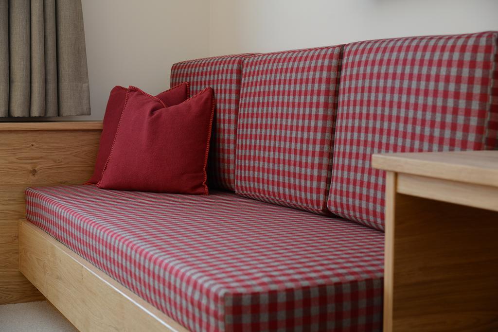 "Quality Hosts Arlberg" Hotel Garni Moessmer Санкт-Антон-ам-Арльберг Екстер'єр фото