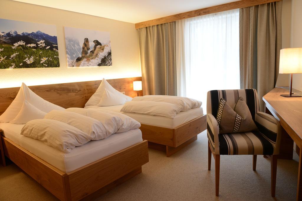 "Quality Hosts Arlberg" Hotel Garni Moessmer Санкт-Антон-ам-Арльберг Екстер'єр фото