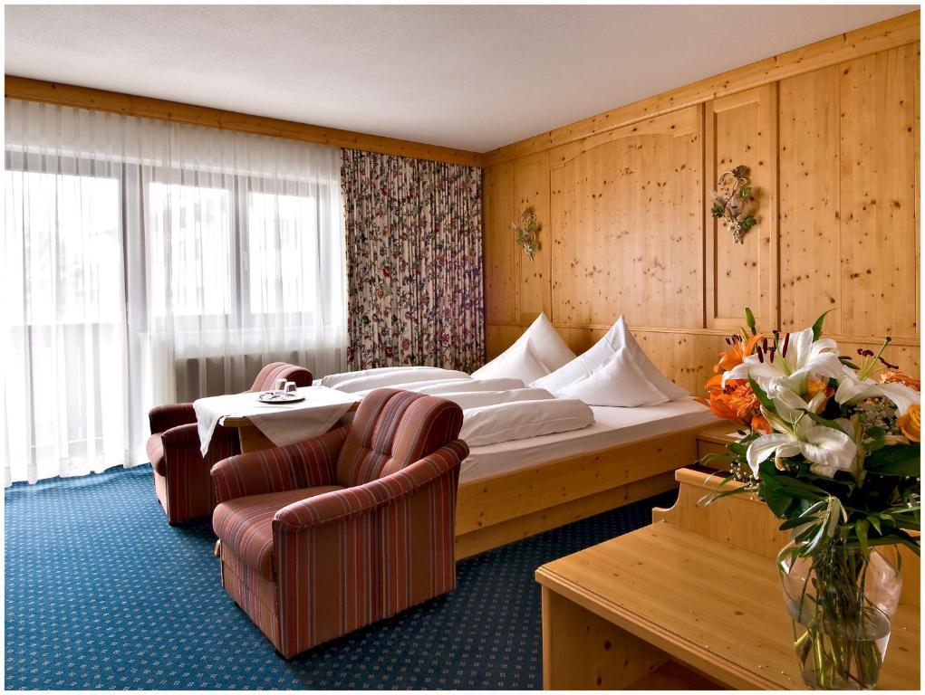 "Quality Hosts Arlberg" Hotel Garni Moessmer Санкт-Антон-ам-Арльберг Екстер'єр фото