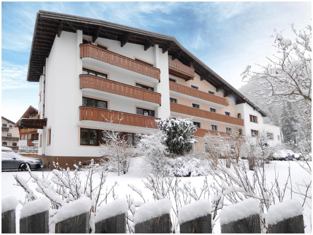 "Quality Hosts Arlberg" Hotel Garni Moessmer Санкт-Антон-ам-Арльберг Екстер'єр фото