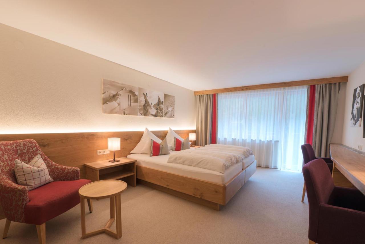 "Quality Hosts Arlberg" Hotel Garni Moessmer Санкт-Антон-ам-Арльберг Екстер'єр фото